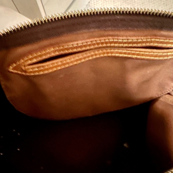 Louis Vuitton Monogram Canvas - Picture 7 of 9